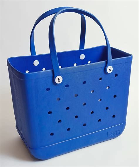 beach bag that stands up.